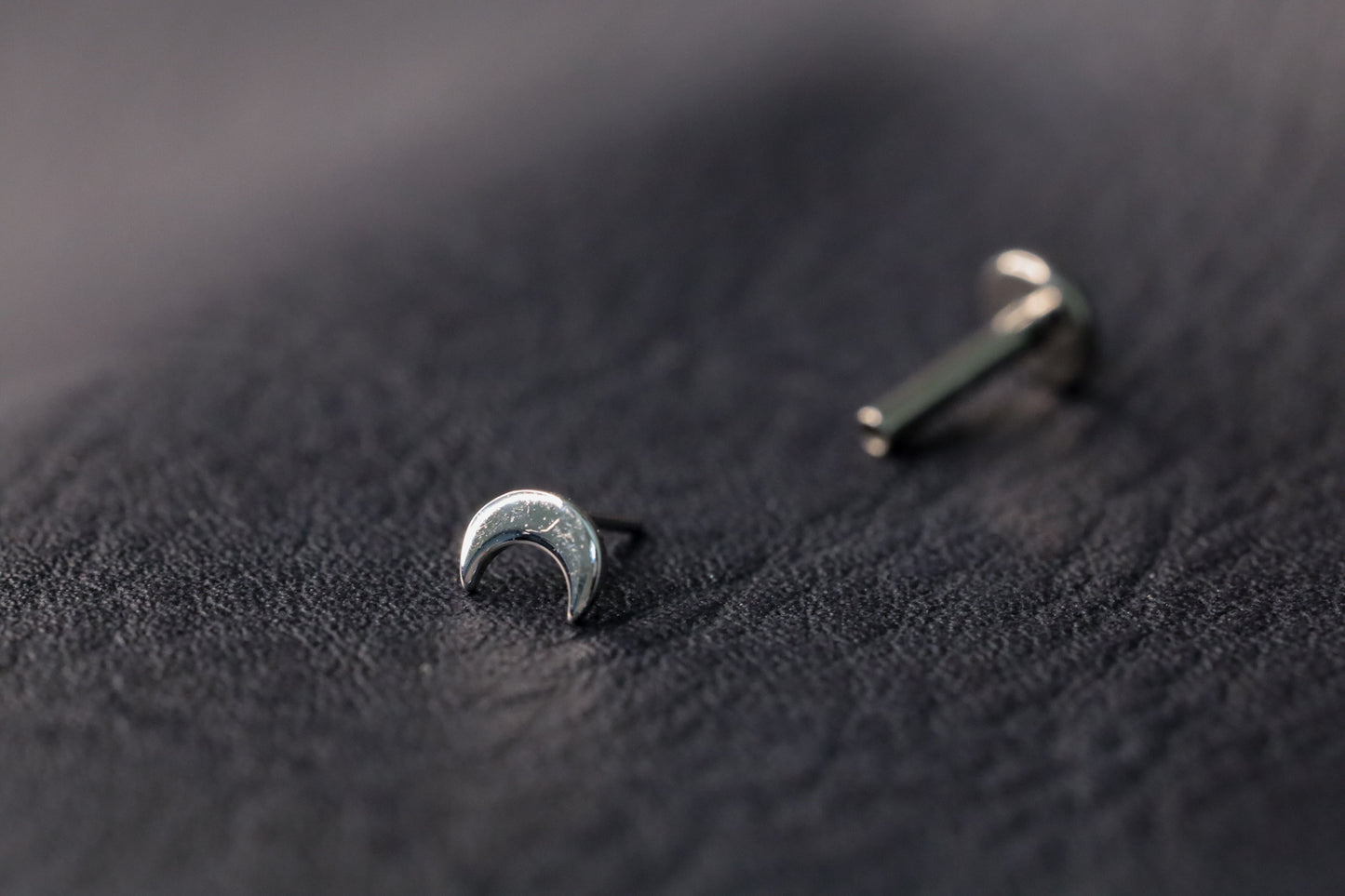 White Gold Moon Threadless Earring