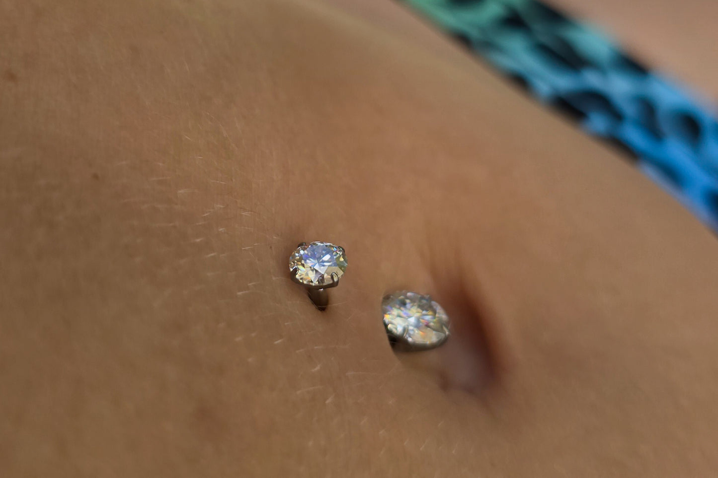 Round Moissanite Classic Prong Navel Bar
