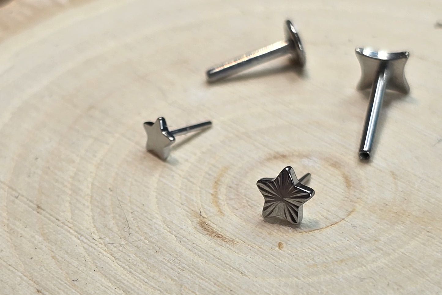 Titanium Starback Flatback Post