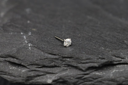 Round Prong-set Moissanite Titanium Threadless Nose Stud