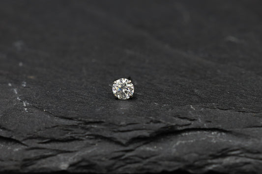 Round Prong-set Moissanite Titanium Threadless Nose Stud