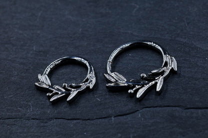 Leaves Forward Facing Hoop