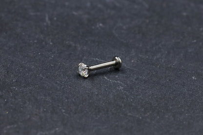 Round Prong-set Moissanite Titanium Threadless Nose Stud