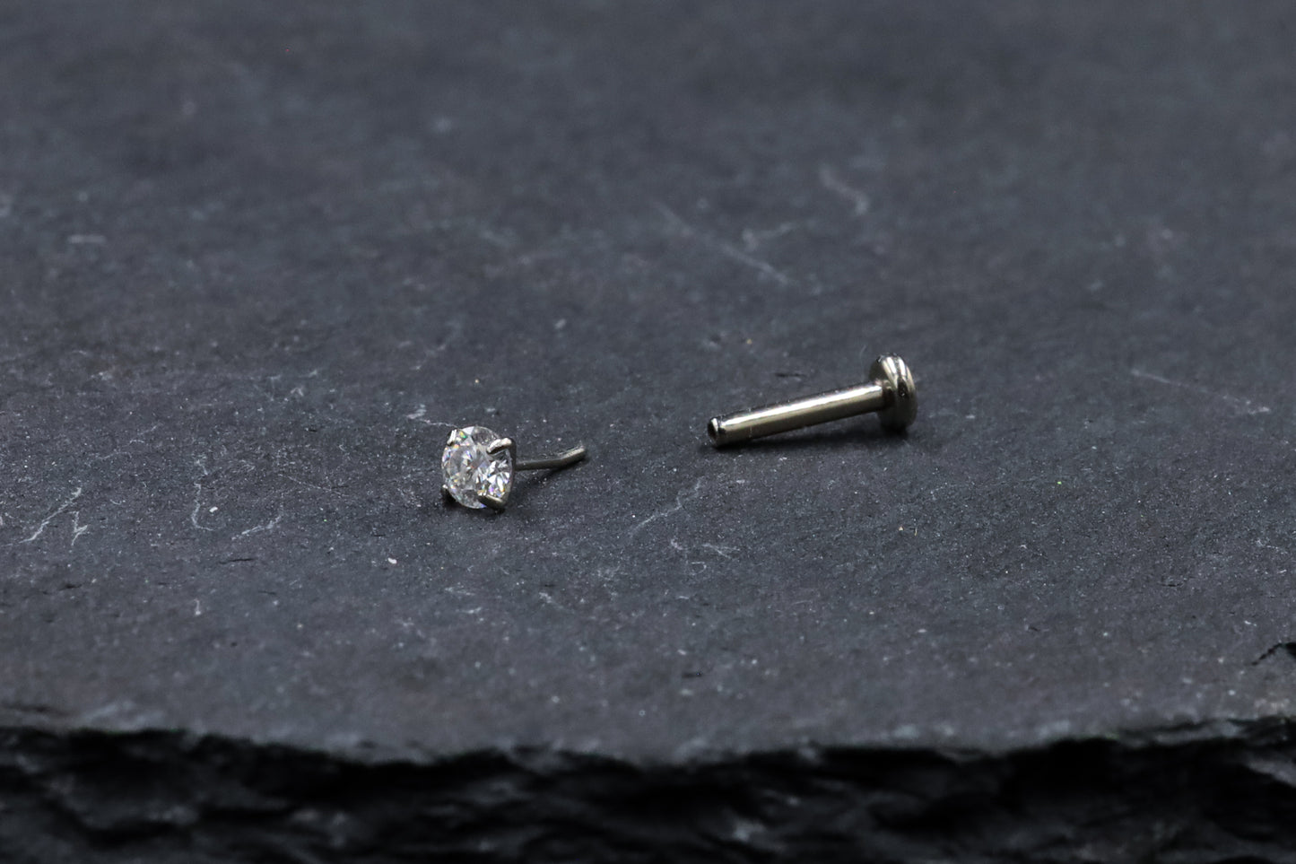 Round Prong-set Moissanite Titanium Threadless Nose Stud