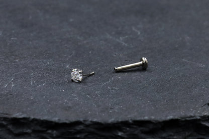 Round Prong-set Moissanite Titanium Threadless Nose Stud
