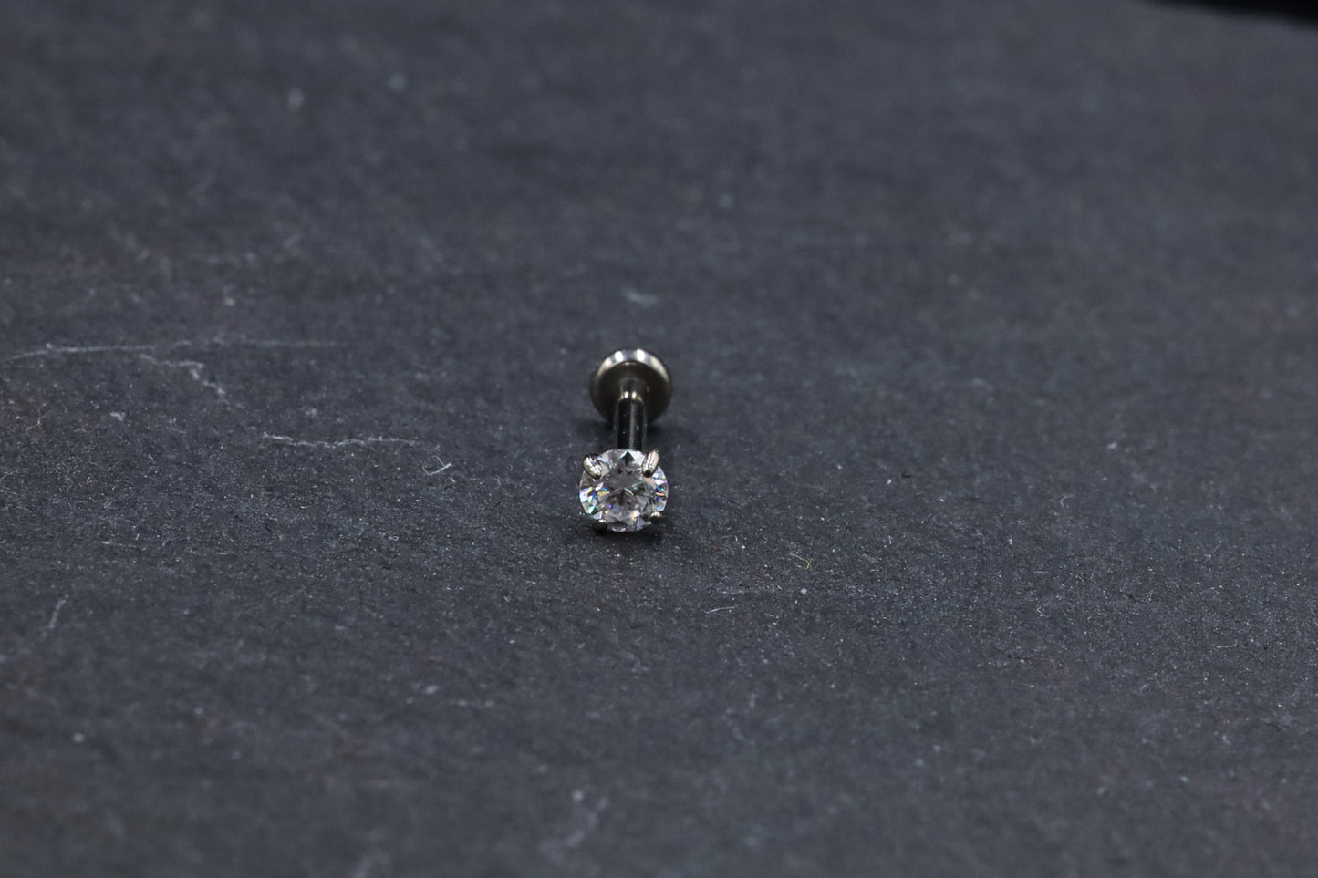 Round Prong-set Moissanite Titanium Threadless Nose Stud