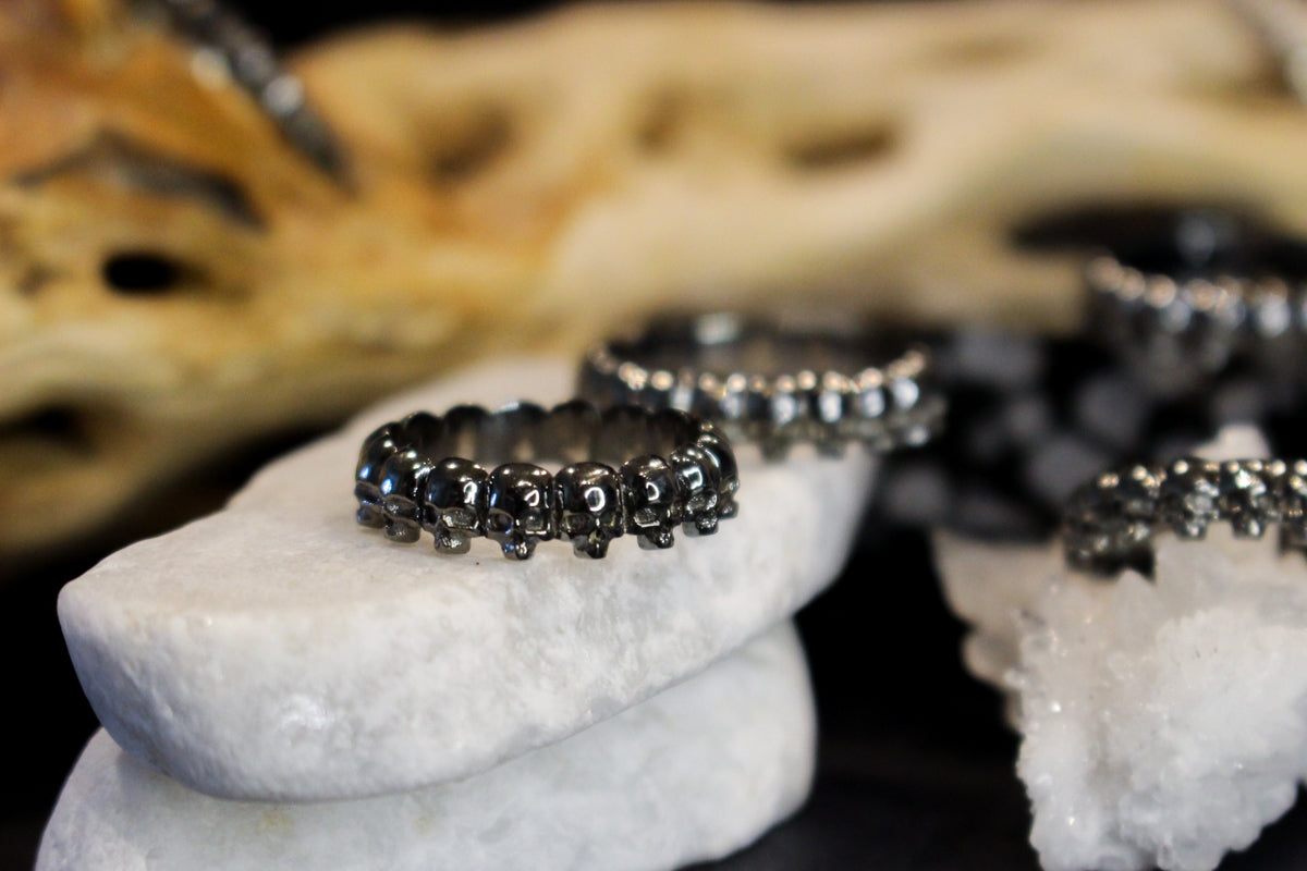 Black Metal Large Skull Eternity Band